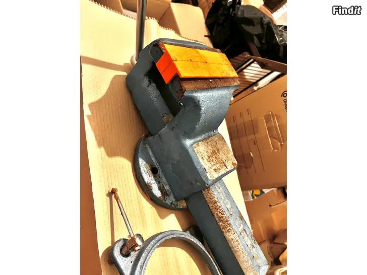 Myydään Ruuvipenkki 150mm