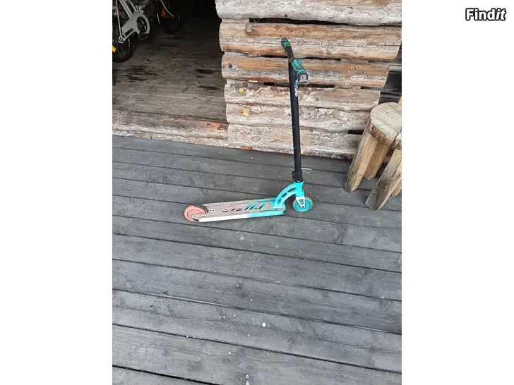 Säljes Sparkcykel