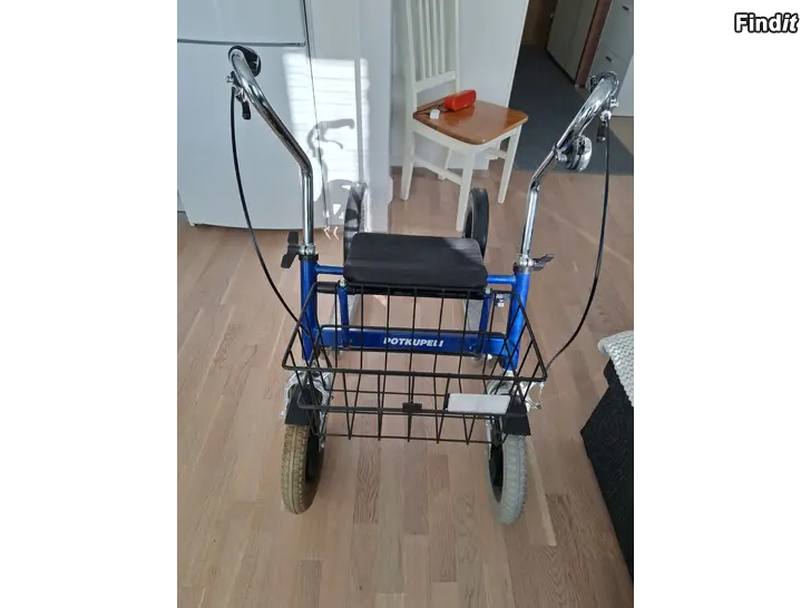 Myydään Potkupeli