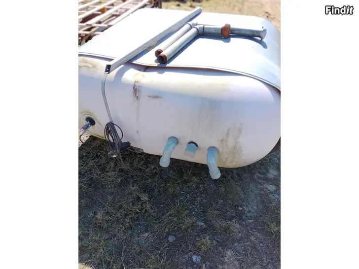 Säljes Liplast 1500 lit. Oljetank