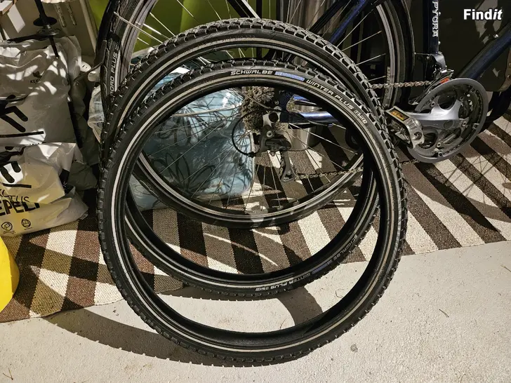 Säljes Schwalbe cykel dubbdäck 24