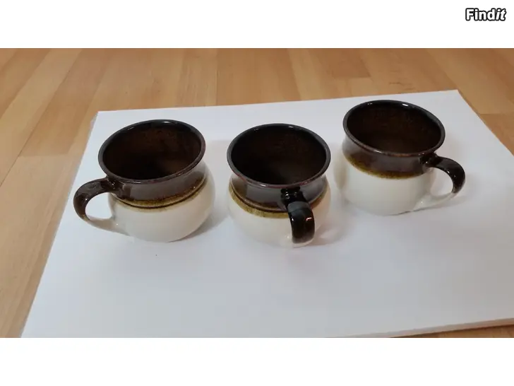 Myydään Kermansavi Heinä muki 3kpl 5e