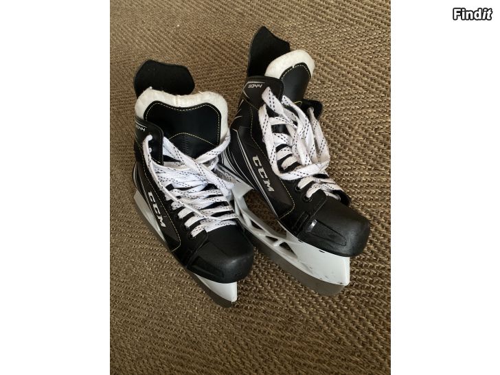 Säljes Skridskor CCM Tacks 9044 st.38