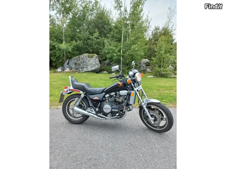 Säljes Honda VF750C V45 Magna 1982