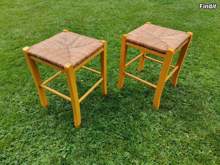 Myydään Pallar x2   Jakkarat x2