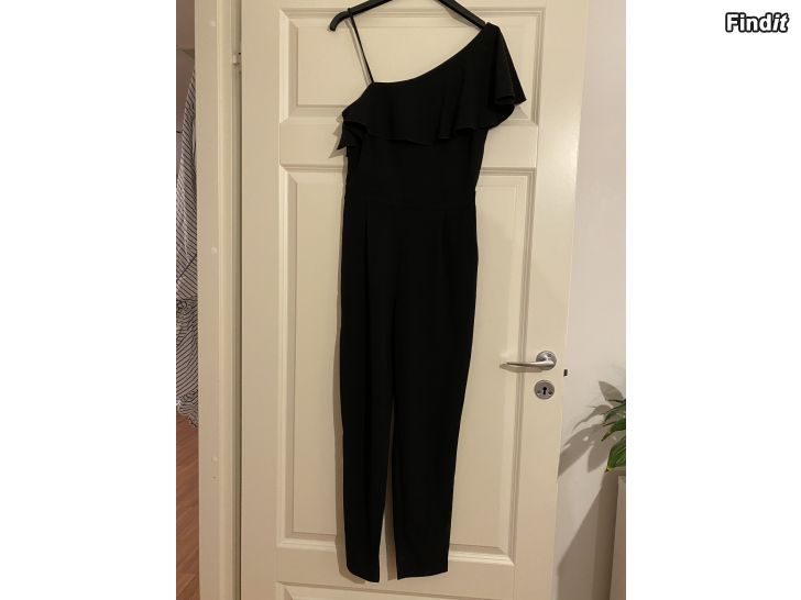 Säljes Byxdress och klänning