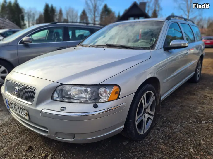 Säljes VOLVO V70 2.5T A AWD Sportswagon