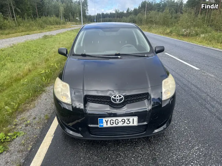 Säljes Nybesiktigad Toyota Auris 1.4 diesel