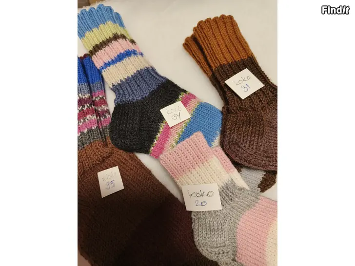 Myydään Jämälankavillasukkia