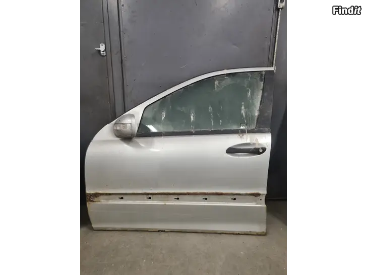Säljes 4st dörrar mercedes s203 årsmodell 2001