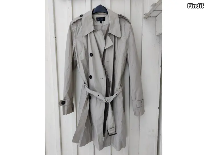 Säljes Kappahl trenchcoat kappa storlek 44 46