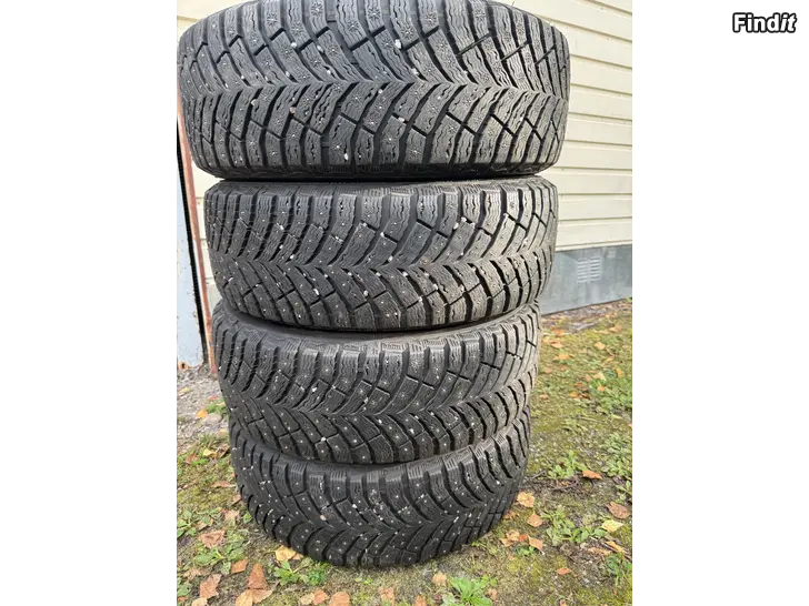 Myydään Michelin 205/55R16 Nastarenkaat peltivanteilla