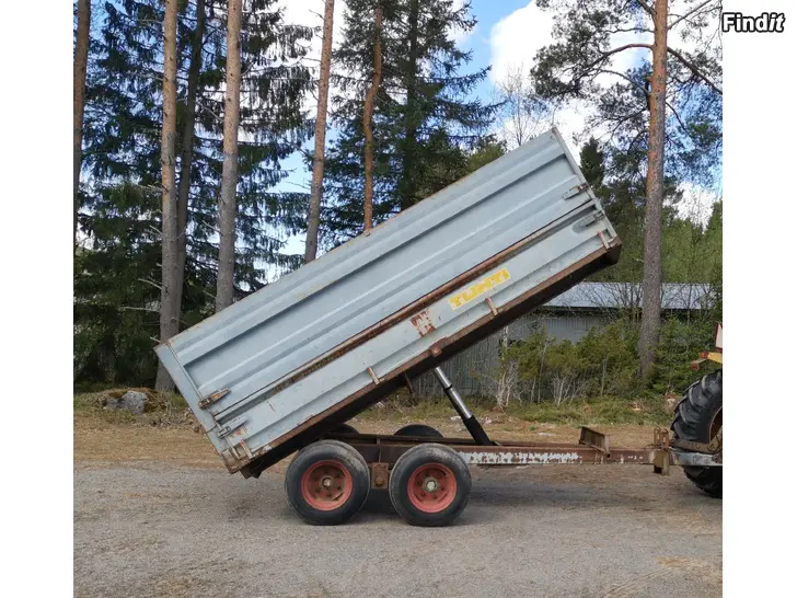 Myydään Tuhti telikärry 8T