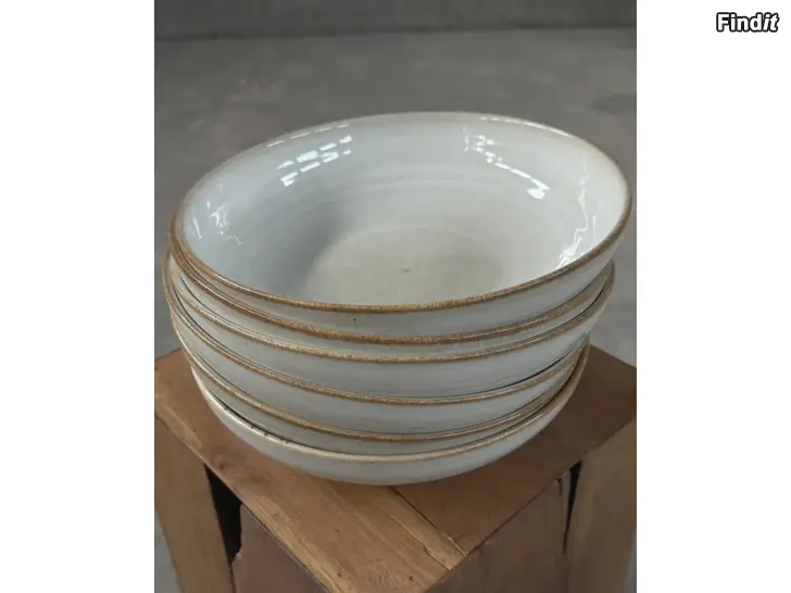 Säljes Tallrikar, Lautaset