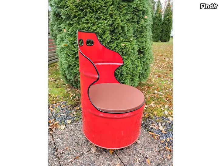 Myydään Öljytynnyristä veistettu tuoli