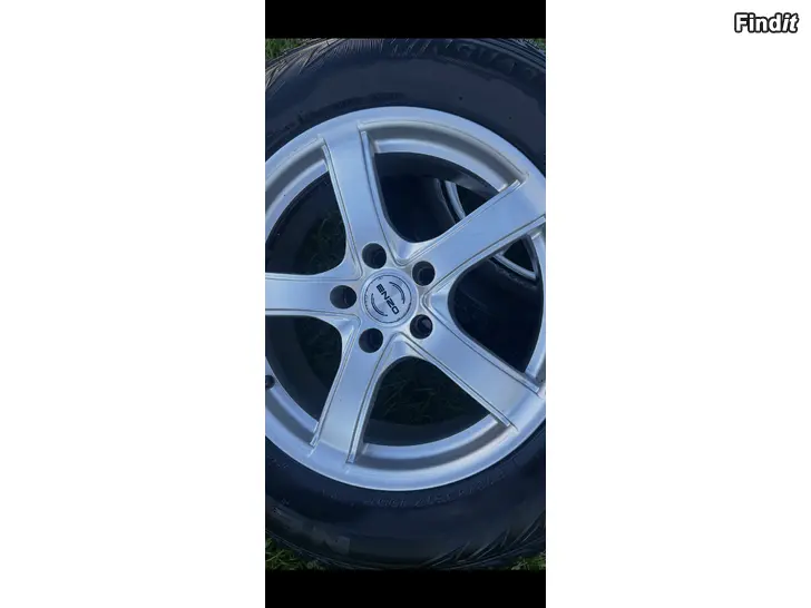 Säljes Bra däck och fälgar 5x112 235/65/17