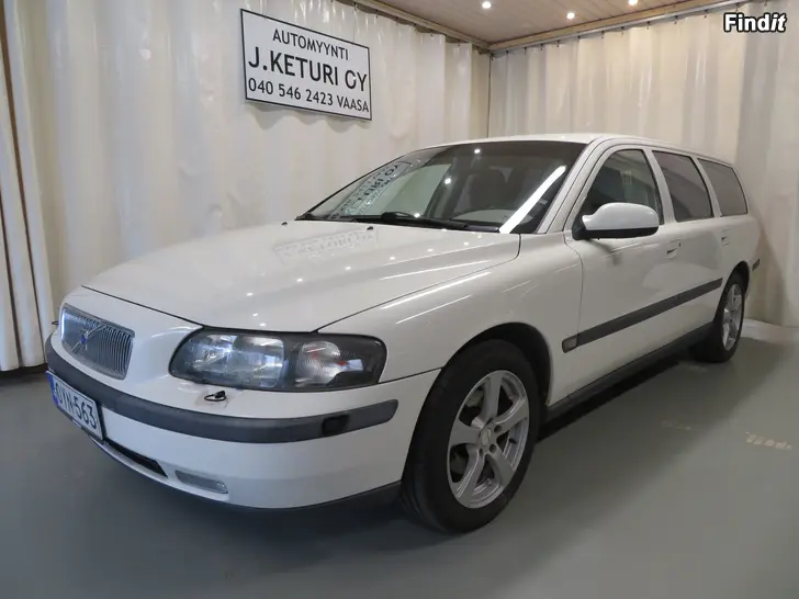Myydään Volvo V70 2,4i 140hv