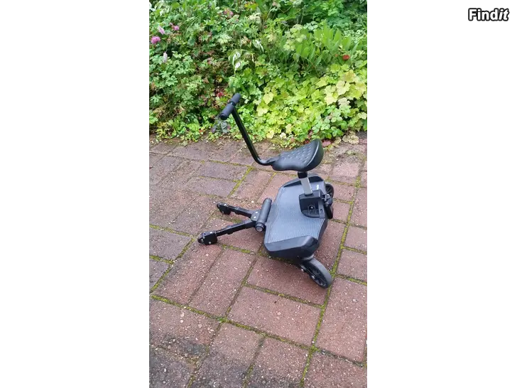 Myydään Bumprider seisomalauta ja istuin -hinta 45e