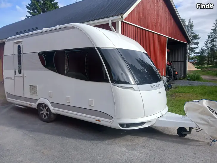 Myydään hobby. 440 SFr Premium.vm.13