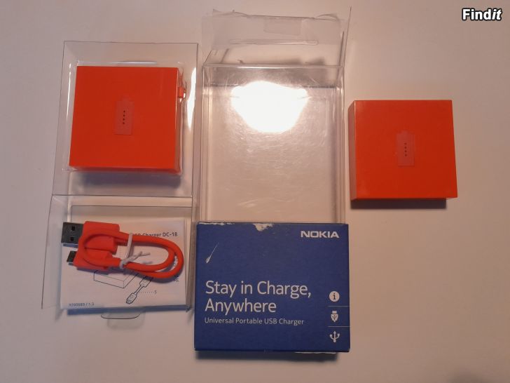 Säljes 2 Stycken Nokia DC-18 Neon Red batteri mini power banks