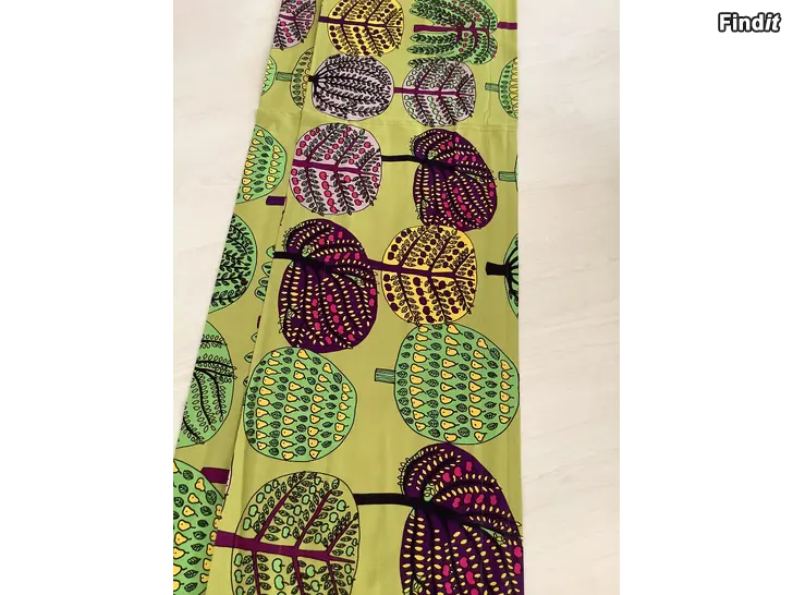 Myydään Marimekko kankainen leveä verhokappa 2 laskoksella