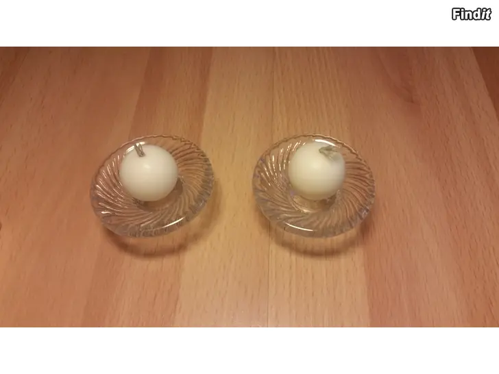 Myydään Iittala Poppa kynttilänjalka 2kpl ja valkoiset kynttilät -hinta 6e