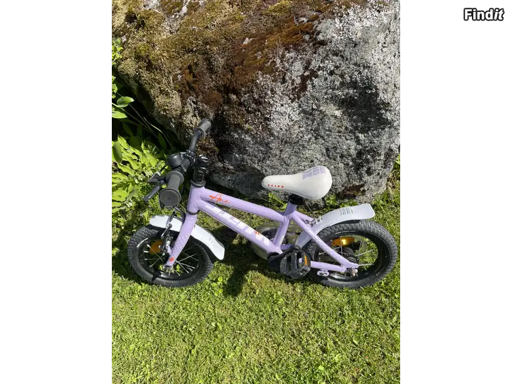 Säljes White barncykel 12 tum