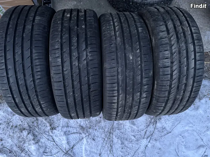 Myydään Kesärenkaat 225/45R17 Kumho