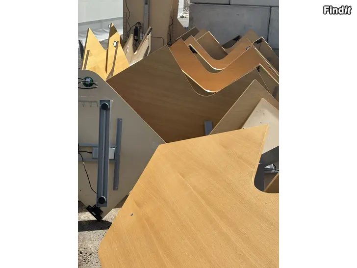 Myydään El skrivbord