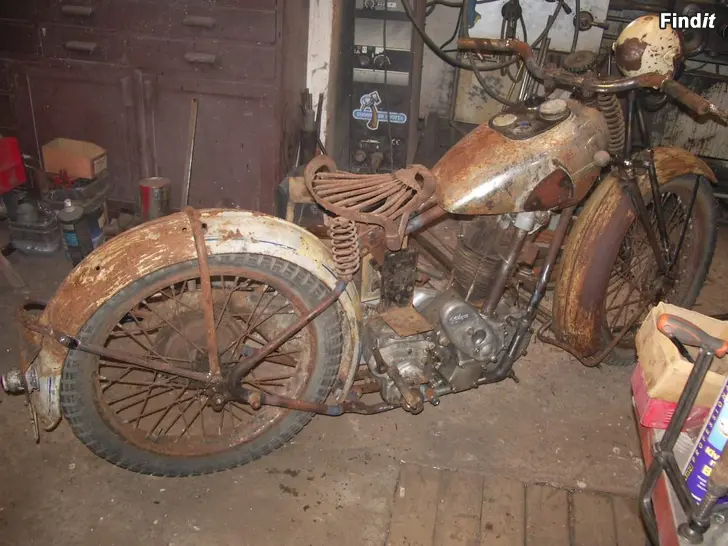 Köpes Ostetaan wanha moottoripyörä