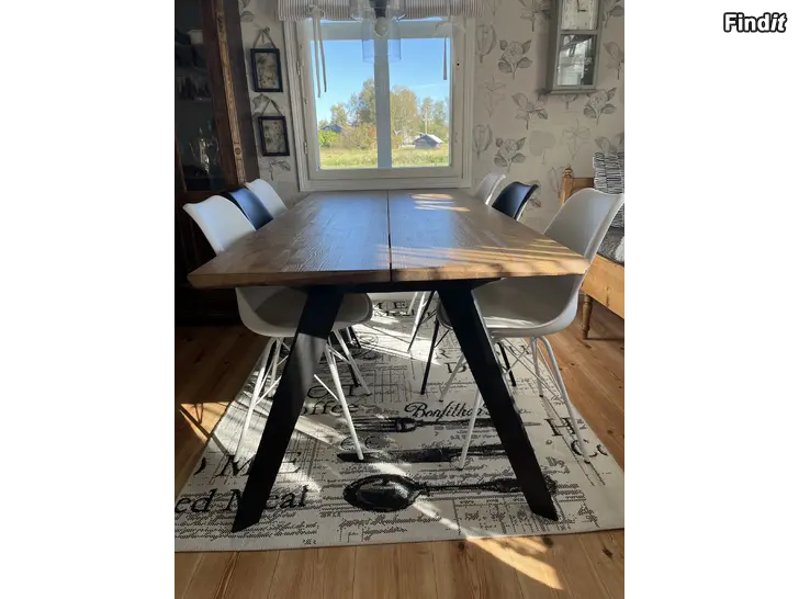 Säljes Plank bord och stolar