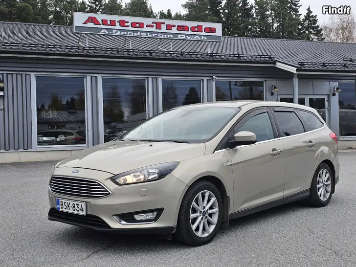 Säljes Ford Focus 1.6i Titanium farm AT 2015 Säljes Ford Focus 1.6i Titanium farm AT 2015