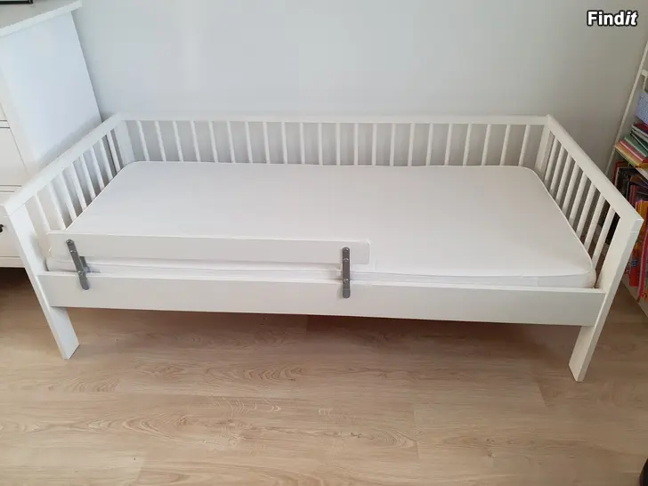 Säljes IKEA barnsäng 70x160cm