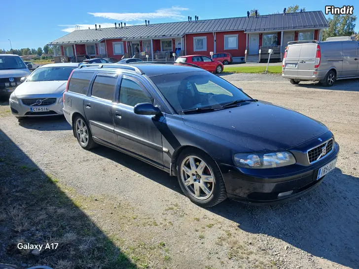 Myydään volvo v70