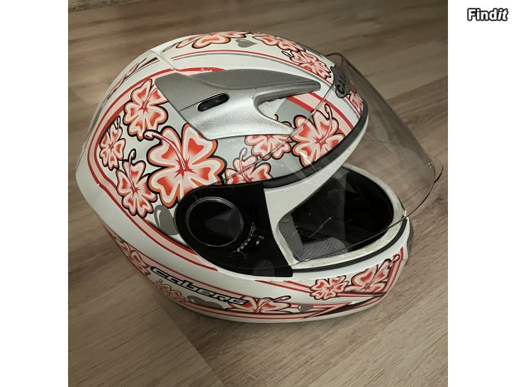 Myydään Hjälm