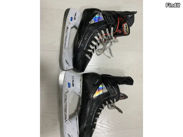 Säljes True HZRDUS 9X, Jääkiekko Luistimet 42.5