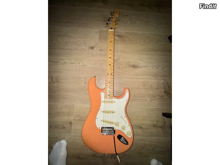 Myydään Fender stratocaster