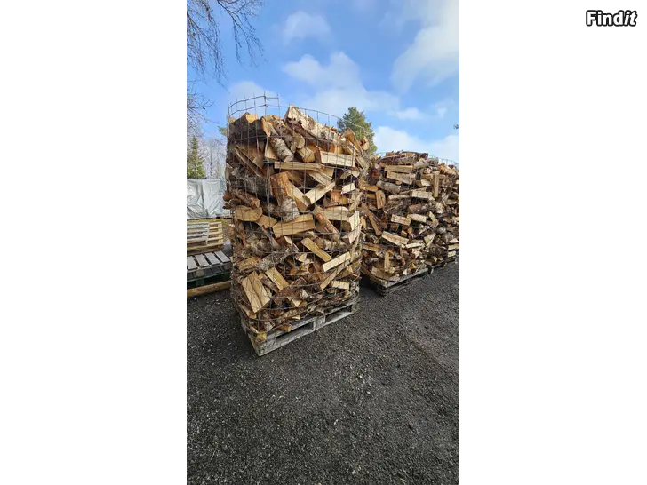 Säljes Torr björkved i 3st 2m³ häckar