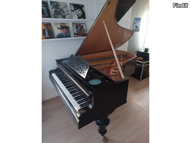Säljes Flygel
