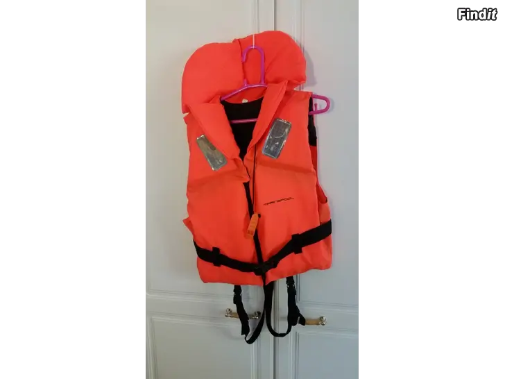 Myydään Marinepool pelastusliivi 40-60kg  -hinta 20e