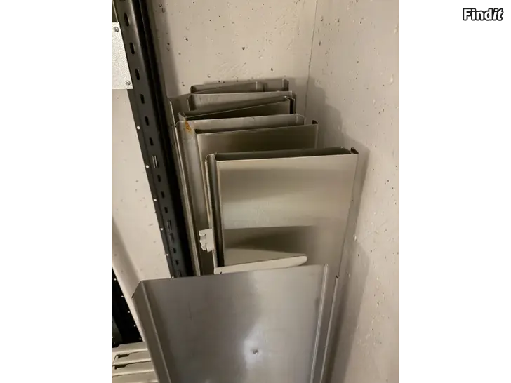 Säljes Rostfria hyllor