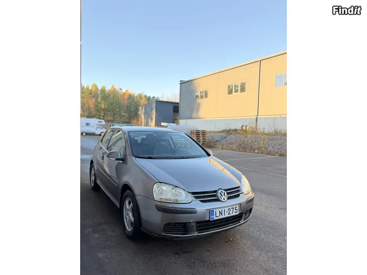 Säljes Volkswagen Golf 1.6 Bensin