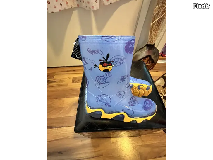 Säljes Ny gummistövlar angry birds