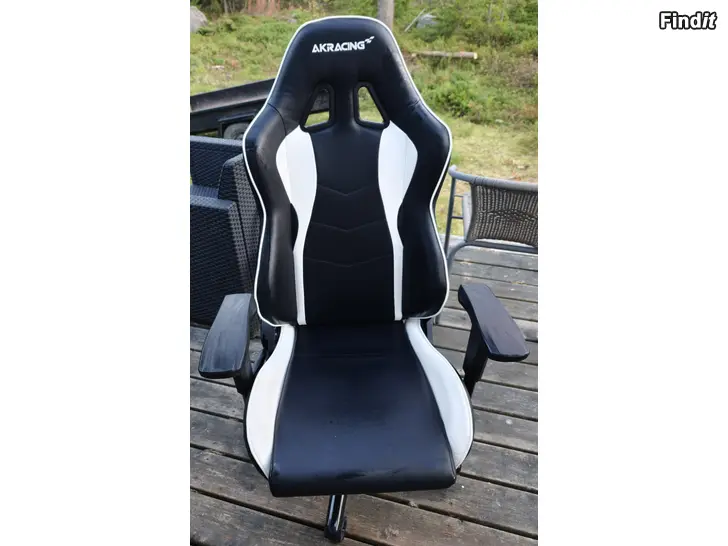Säljes Ak Racing Nitro gaming stol