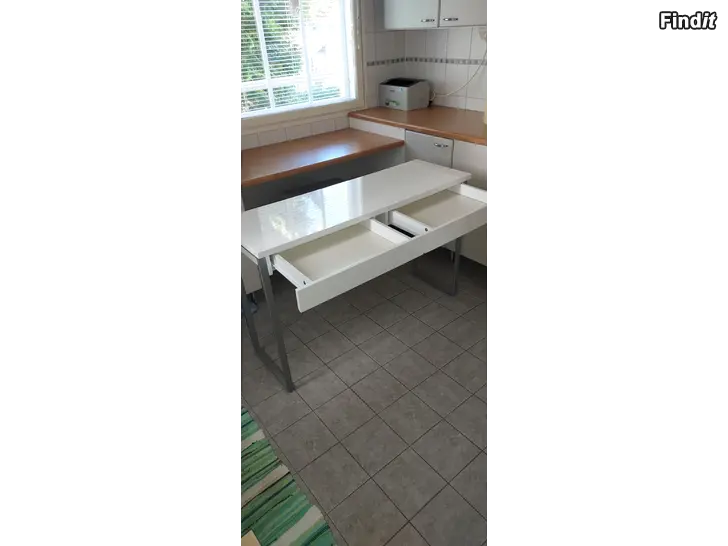 Myydään Taso valkokiiltoinen 40 x 120