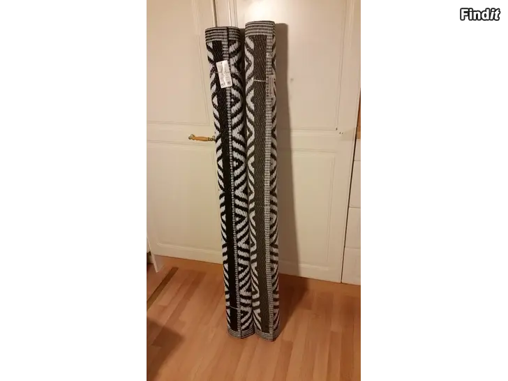 Säljes Muovimatto terassille 2kpl uudet 120cm x 180cm yht12e