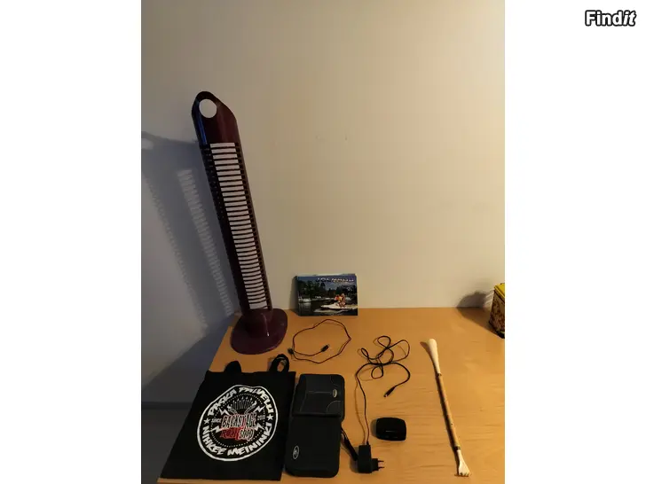 Myydään CD teline CD kansio USB laturi