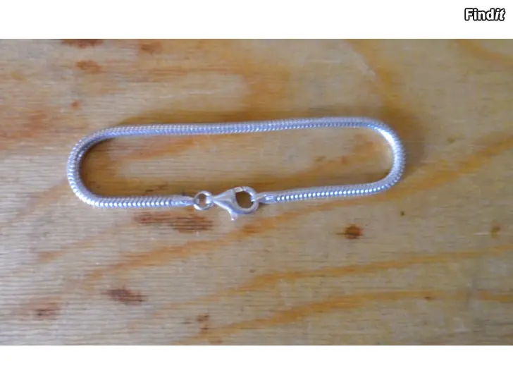 Myydään Hopeinen Käärme-ranneketju 3mm