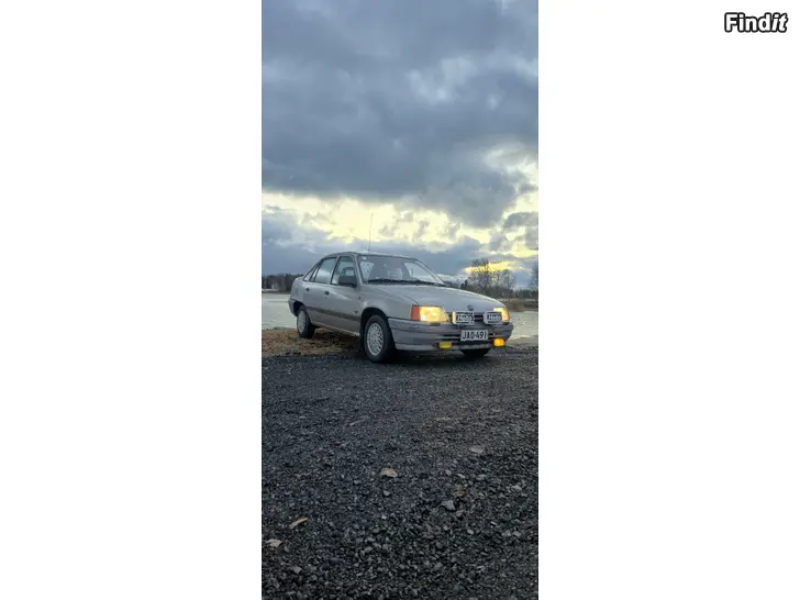 Säljes Opel Kadett 1.8i LS Sedan