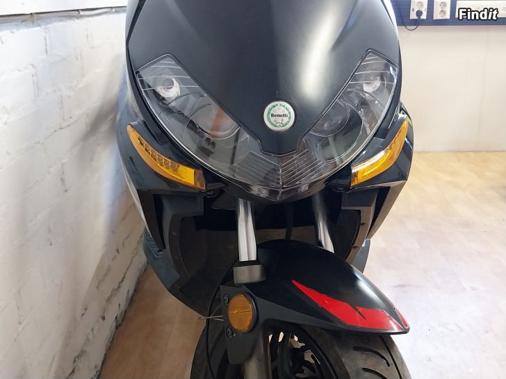 Myydään Benelli skootteri
